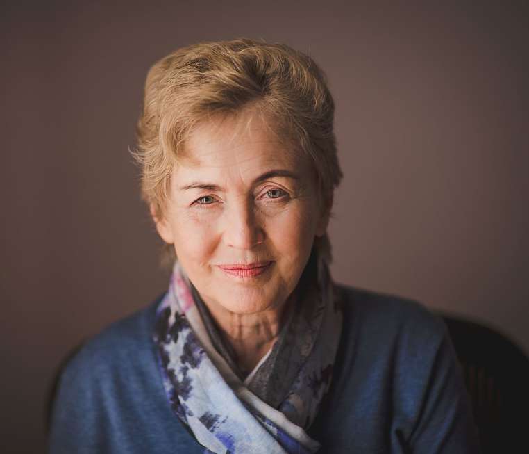 Dr. Ester Haumann
